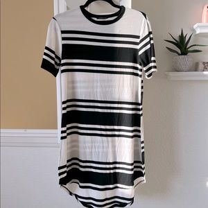 Black and White tshirt double high slit shift dress by Cherish
